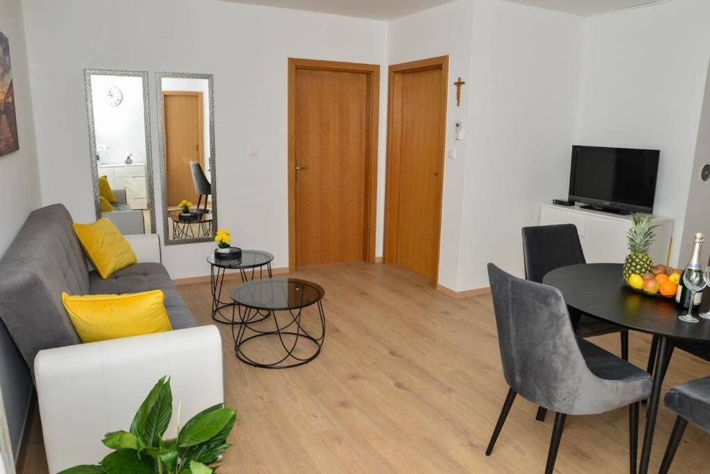 Apartment Longin Zadar Bagian luar foto